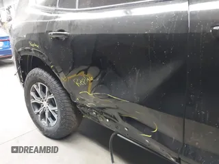 2024 GMC Acadia AWD AT4 z VIN 1GKENPKS7RJ159091, wystawiony jako IAAI lot #41209479 z przebiegiem Nie podano mil oraz . Historia ofert i sprzedaży dostępna na DreamBid. Obrazek 6.