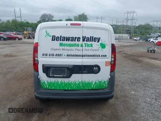 2016 Ram ProMaster City Cargo Tradesman z VIN ZFBERFAT7G6B26912, wystawiony jako IAAI lot #42202902 z przebiegiem 81 553 mil mil oraz . Historia ofert i sprzedaży dostępna na DreamBid. Obrazek 16.