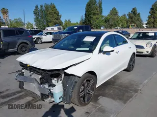 2023 Mercedes-Benz CLA 250 z VIN W1K5J4GB6PN412041, wystawiony jako IAAI lot #42298422 z przebiegiem 12 316 mil mil oraz . Historia ofert i sprzedaży dostępna na DreamBid. Obrazek 6.