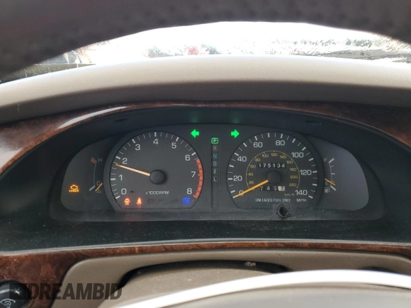1994 Toyota Camry XLE with VIN JT2GK13E0R0038694, listed as a Copart auction lot 87843865 with 175,134 mi miles and Salvage Title. Bid and sale history available at carsss.com. Image 9.