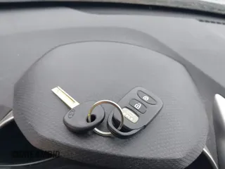 2012 Hyundai Veloster w/Gray Int с VIN KMHTC6AD5CU036042, выставлен на аукционе IAAI как лот 42423678 с пробегом 132 909 миль миль и . История ставок и продаж доступна на DreamBid. Изображение 11.