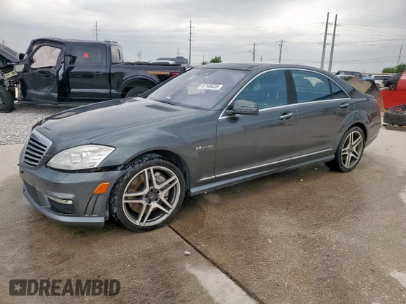 2012 Mercedes-Benz S 63 AMG z VIN WDDNG7EB1CA435991, wystawiony jako Copart lot #57146435 z przebiegiem 117 647 mil mil oraz Szkoda całkowita • Salvage title. Historia ofert i sprzedaży dostępna na DreamBid. Obrazek 1.