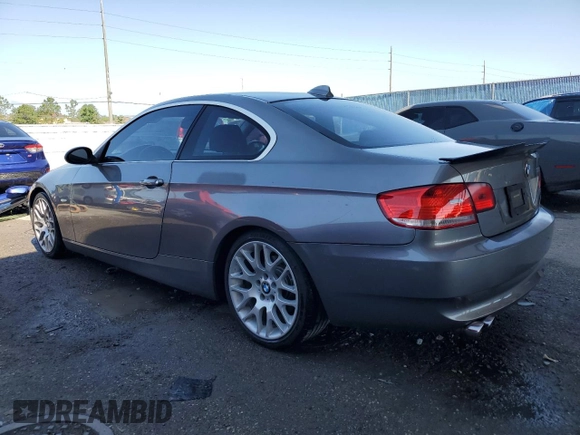2007 BMW 3 Series 328i z VIN WBAWB33517PV74554, wystawiony jako Copart lot #52821695 z przebiegiem 101 269 mil mil oraz Szkoda całkowita • Salvage title. Historia ofert i sprzedaży dostępna na DreamBid. Obrazek 2.