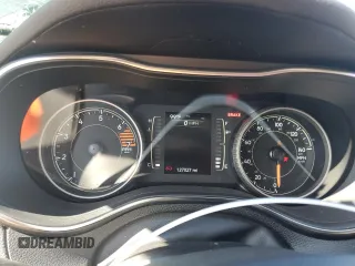 2019 Jeep Cherokee Latitude с VIN 1C4PJLCB7KD270350, выставлен на аукционе Copart как лот 61366925 с пробегом 127 027 миль миль и Списание • Salvage title. История ставок и продаж доступна на DreamBid. Изображение 9.