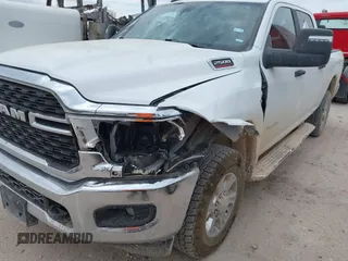 2024 Ram 2500 Big Horn with VIN 3C6UR5DL7RG311210, listed as a IAAI auction lot 42553450 with 43,726 mi miles and . Bid and sale history available at DreamBid. Image 6.
