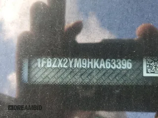 2017 Ford Transit XL z VIN 1FBZX2YM9HKA63396, wystawiony jako Copart lot #58976585 z przebiegiem 123 213 mil mil oraz Szkoda całkowita • Salvage title. Historia ofert i sprzedaży dostępna na DreamBid. Obrazek 13.