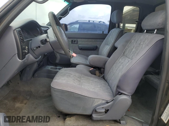 2000 Toyota Tacoma PreRunner with VIN 4TASM92N5YZ656353, listed as a Copart auction lot 60295275 with 281,573 mi miles and Clean title. Bid and sale history available at DreamBid. Image 7.