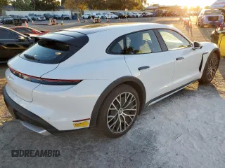 2022 Porsche Taycan 4 with VIN WP0BA2Y10NSA67274, listed as a Copart auction lot 84293924 with 33,234 mi miles and Salvage title. Bid and sale history available at DreamBid. Image 3.