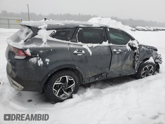 2024 Kia Sportage LX with VIN KNDPUCDF2R7243364, listed as a Copart auction lot 44174795 with 35,144 mi miles and Salvage Title. Bid and sale history available at DreamBid. Image 3.