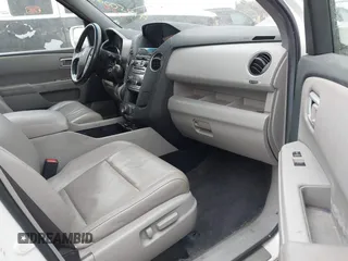 2012 Honda Pilot Touring with VIN 5FNYF4H92CB063229, listed as a IAAI auction lot 41850020 with 205,826 mi miles. Bid and sale history available at carsss.com. Image 5.