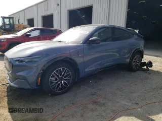 2024 Ford Mustang Mach-E Premium с VIN 3FMTK3R4XRMA28683, выставлен на аукционе Copart как лот 54216345 с пробегом 364 миль миль и Списание • Salvage title. История ставок и продаж доступна на DreamBid. Изображение 1.