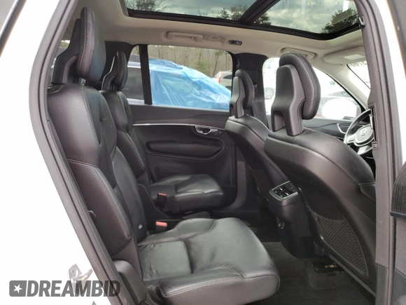 2020 Volvo XC90 Momentum with VIN YV4A221K3L1537726, listed as a Copart auction lot 48919765 with 60,763 mi miles and Salvage title. Bid and sale history available at DreamBid. Image 11.