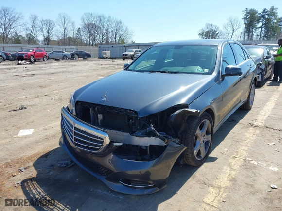 2014 Mercedes-Benz E-Class E 350 Luxury with VIN WDDHF8JB8EA865368, listed as a IAAI auction lot 41790012 with 98,788 mi miles. Bid and sale history available at carsss.com. Image 2.