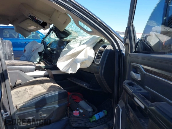 2019 Ram 2500 Laramie with VIN 3C6UR5FL3KG595244, listed as a IAAI auction lot 41849851 with Not Provided miles. Bid and sale history available at carsss.com. Image 5.