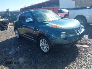 2011 Nissan Juke SL with VIN JN8AF5MR1BT013581, listed as a IAAI auction lot 41610847 with 205,000 mi miles. Bid and sale history available at carsss.com. Image 1.
