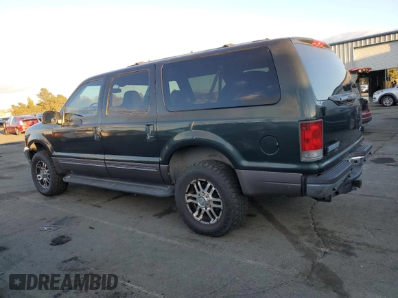 2002 Ford Excursion XLT with VIN 1FMNU41SX2EA41688, listed as a Copart auction lot 81190734 with 105,471 mi miles and Clean Title. Bid and sale history available at DreamBid. Image 2.
