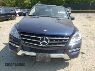 2015 Mercedes-Benz M 350 z VIN 4JGDA5HB1FA618394, wystawiony jako Copart lot #55184115 z przebiegiem 97 299 mil mil oraz Szkoda całkowita • Salvage title. Historia ofert i sprzedaży dostępna na DreamBid. Obrazek 5.