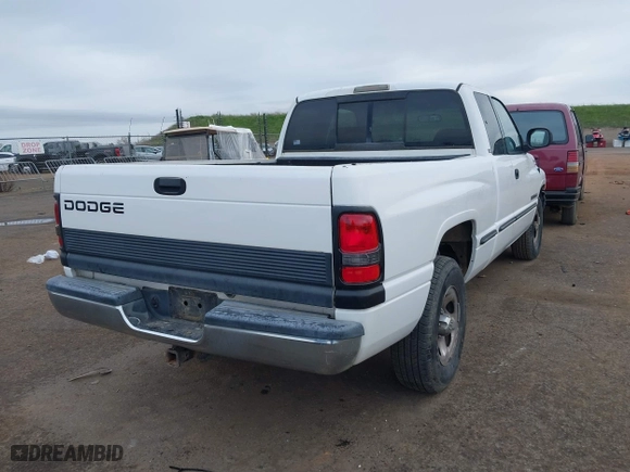 1998 Dodge Ram 1500 with VIN 3B7HC12Y8WM281764, listed as a IAAI auction lot 41726124 with 130,797 mi miles. Bid and sale history available at carsss.com. Image 4.