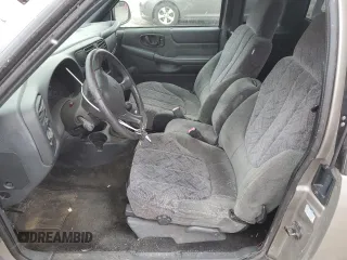 2002 GMC Sonoma SLS with VIN 1GTCS195328163144, listed as a Copart auction lot 86900604 with 0 mi miles and Salvage Title. Bid and sale history available at carsss.com. Image 7.
