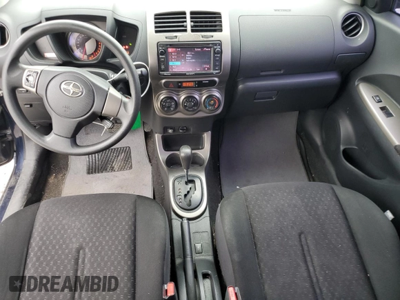 2013 Scion xD z VIN JTKKUPB49D1038616, wystawiony jako Copart lot #51835625 z przebiegiem 139 165 mil mil oraz Szkody całkowita. Historia ofert i sprzedaży dostępna na DreamBid. Obrazek 8.