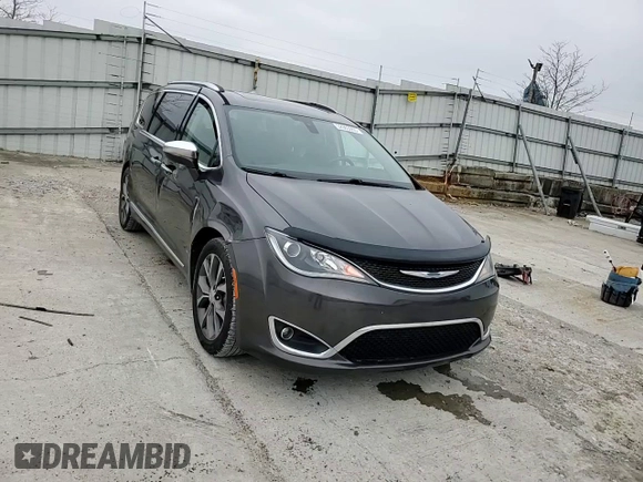 2018 Chrysler Pacifica Limited z VIN 2C4RC1GGXJR115221, wystawiony jako Copart lot #52903055 z przebiegiem 83 838 mil mil oraz Szkody całkowita. Historia ofert i sprzedaży dostępna na DreamBid. Obrazek 12.