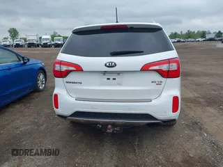 2014 Kia Sorento SX z VIN 5XYKWDA71EG520204, wystawiony jako IAAI lot #42388830 z przebiegiem 193 262 mil mil oraz . Historia ofert i sprzedaży dostępna na DreamBid. Obrazek 16.