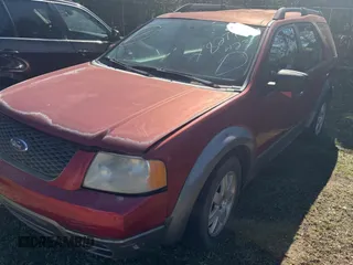 2006 Ford Freestyle SE with VIN 1FMZK01166GA11704, listed as a Copart auction lot 43962775 with 146,981 mi miles and Clean Title. Bid and sale history available at carsss.com. Image 1.
