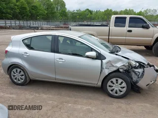 2014 Toyota Prius One z VIN JTDKDTB35E1061058, wystawiony jako IAAI lot #42156011 z przebiegiem 105 196 mil mil oraz . Historia ofert i sprzedaży dostępna na DreamBid. Obrazek 13.