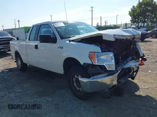 2013 Ford F-150 XL z VIN 1FTEX1CM6DFA97908, wystawiony jako IAAI lot #42657985 z przebiegiem 236 486 mil mil oraz . Historia ofert i sprzedaży dostępna na DreamBid. Obrazek 1.