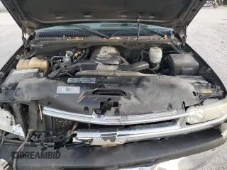 2005 Chevrolet Suburban LS with VIN 3GNFK16Z35G100166, listed as a Copart auction lot 80212574 with 273,151 mi miles and Salvage Title. Bid and sale history available at carsss.com. Image 12.