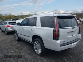 2016 Cadillac Escalade Platinum z VIN 1GYS4DKJ2GR316025, wystawiony jako IAAI lot #42039284 z przebiegiem Nie podano mil oraz . Historia ofert i sprzedaży dostępna na DreamBid. Obrazek 3.