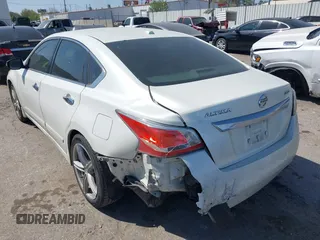 2014 Nissan Altima SL with VIN 1N4BL3AP6EC421665, listed as a IAAI auction lot 41858814 with 199,040 mi miles and . Bid and sale history available at DreamBid. Image 3.