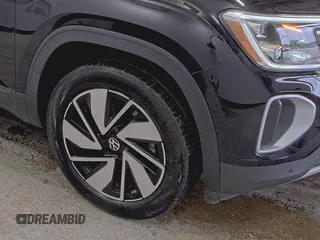2024 Volkswagen Atlas SE с VIN 1V2HR2CA2RC553977, выставлен на аукционе IAAI как лот 42731405 с пробегом 24 692 миль миль и . История ставок и продаж доступна на DreamBid. Изображение 32.