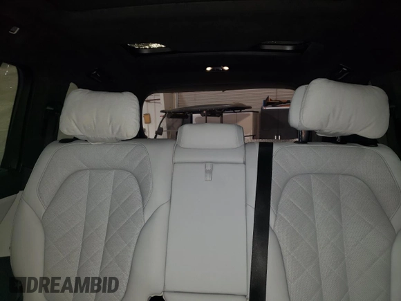 2023 BMW X7 xDrive40i z VIN 5UX23EM00P9P28204, wystawiony jako Copart lot #50878745 z przebiegiem 25 142 mil mil oraz Szkoda całkowita • Salvage title. Historia ofert i sprzedaży dostępna na DreamBid. Obrazek 10.