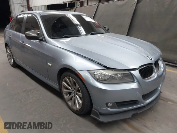 2011 BMW 3 Series 328i z VIN WBAPH5C58BA448671, wystawiony jako IAAI lot #42337923 z przebiegiem 121 888 mil mil oraz . Historia ofert i sprzedaży dostępna na DreamBid. Obrazek 1.