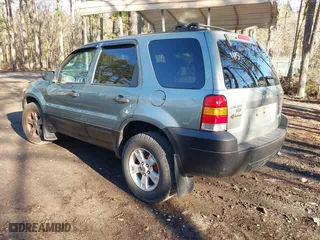 2007 Ford Escape XLT with VIN 1FMYU03147KA04848, listed as a IAAI auction lot 41699837 with 170,356 mi miles. Bid and sale history available at carsss.com. Image 3.