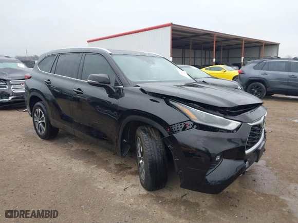 2021 Toyota Highlander XLE with VIN 5TDGZRAH2MS046851, listed as a IAAI auction lot 41603390 with 1 mi miles. Bid and sale history available at carsss.com. Image 1.