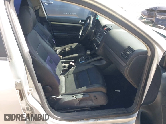 2010 Volkswagen Jetta Limited Edition с VIN 3VWRZ7AJ3AM164562, выставлен на аукционе IAAI как лот 42498815 с пробегом 202 324 миль миль и . История ставок и продаж доступна на DreamBid. Изображение 5.