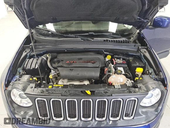 2017 Jeep Renegade Latitude with VIN ZACCJBBB3HPF43904, listed as a Copart auction lot 45128565 with 30,325 mi miles and Clean Title. Bid and sale history available at carsss.com. Image 11.