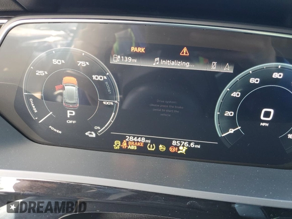 2021 Audi e-tron Premium z VIN WA1AAAGE9MB023564, wystawiony jako Copart lot #43758054 z przebiegiem 28 448 mil mil oraz Szkody całkowita. Historia ofert i sprzedaży dostępna na DreamBid. Obrazek 9.