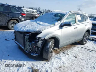 2018 Toyota RAV4 XLE with VIN 2T3RFREV8JW753853, listed as a IAAI auction lot 41526071 with 104,642 mi miles. Bid and sale history available at carsss.com. Image 18.