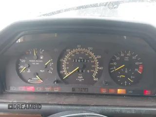 1990 Mercedes-Benz 300 E с VIN WDBEA30D5LB186360, выставлен на аукционе IAAI как лот 42502197 с пробегом 226 135 миль миль и . История ставок и продаж доступна на DreamBid. Изображение 7.