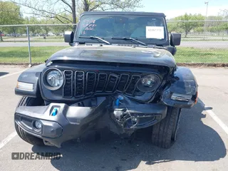 2024 Jeep Wrangler Willys с VIN 1C4RJXN68RW145341, выставлен на аукционе IAAI как лот 42107372 с пробегом 15 101 миль миль и . История ставок и продаж доступна на DreamBid. Изображение 6.