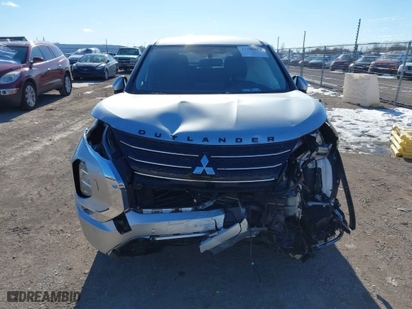 2024 Mitsubishi Outlander SE with VIN JA4J4VA89RZ007767, listed as a IAAI auction lot 41380108 with 14,751 mi miles. Bid and sale history available at carsss.com. Image 12.