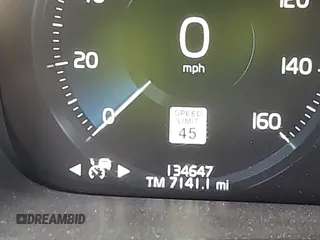 2019 Volvo XC90 R-Design с VIN YV4102CM5K1492534, выставлен на аукционе IAAI как лот 42242009 с пробегом 134 647 миль миль и . История ставок и продаж доступна на DreamBid. Изображение 16.
