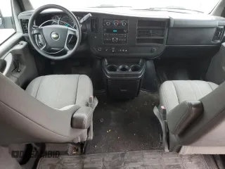 2012 Chevrolet Express Passenger 1LT z VIN 1GAZG1FA7C1125691, wystawiony jako Copart lot #72529024 z przebiegiem 256 684 mil mil oraz Szkoda całkowita • Salvage title. Historia ofert i sprzedaży dostępna na DreamBid. Obrazek 8.
