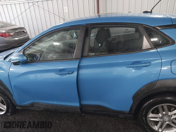 2020 Hyundai Kona SE with VIN KM8K12AA2LU434275, listed as a IAAI auction lot 42023623 with 71,684 mi miles and . Bid and sale history available at carsss.com. Image 14.