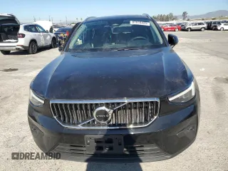 2024 Volvo XC40 Plus Bright Theme z VIN YV4L12UE0R2215081, wystawiony jako Copart lot #87918425 z przebiegiem 19 841 mil mil oraz Szkoda całkowita • Salvage title. Historia ofert i sprzedaży dostępna na DreamBid. Obrazek 5.
