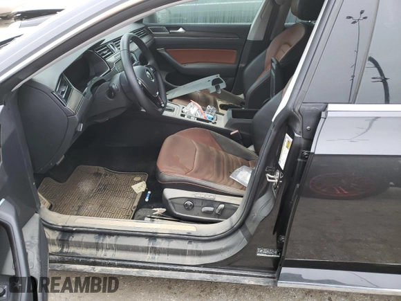 2019 Volkswagen Arteon z VIN WVWDR7ANXKE027092, wystawiony jako Copart lot #42923893 z przebiegiem Nie podano mil oraz . Historia ofert i sprzedaży dostępna na DreamBid. Obrazek 7.