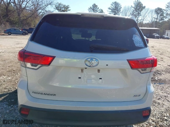 2019 Toyota Highlander SE with VIN 5TDKZRFH2KS570503, listed as a IAAI auction lot 41108594 with NaN miles. Bid and sale history available at carsss.com. Image 16.